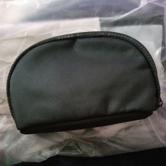 Chanel makeup bag case/ free with makeup purchase - Picture 2 of 5
